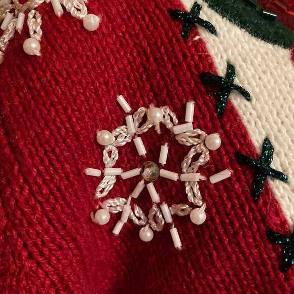 Tiara International Winter Sweater - Picture 4 of 12